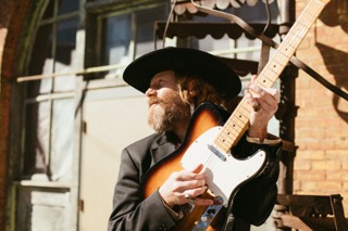 Joe Eddie press photo 06