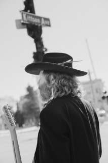 Joe Eddie press photo 11