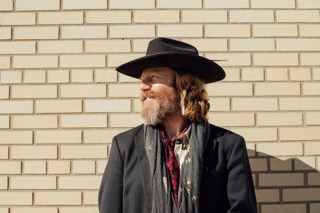 Joe Eddie press photo 12